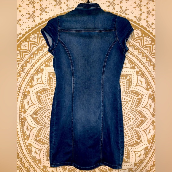 “GUESS” LADIES DARK WASHED ZIP-UP DENIM DRESS…SIZE XS (US) - Picture 4 of 8